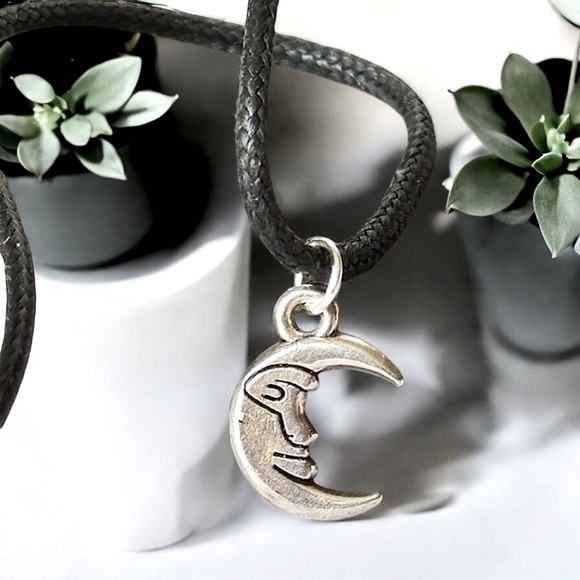 5 For $25💫Small Silver Crescent Moon Pendant Necklace - Picture 3 of 6